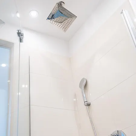 Apartment Mit Wasserblick
